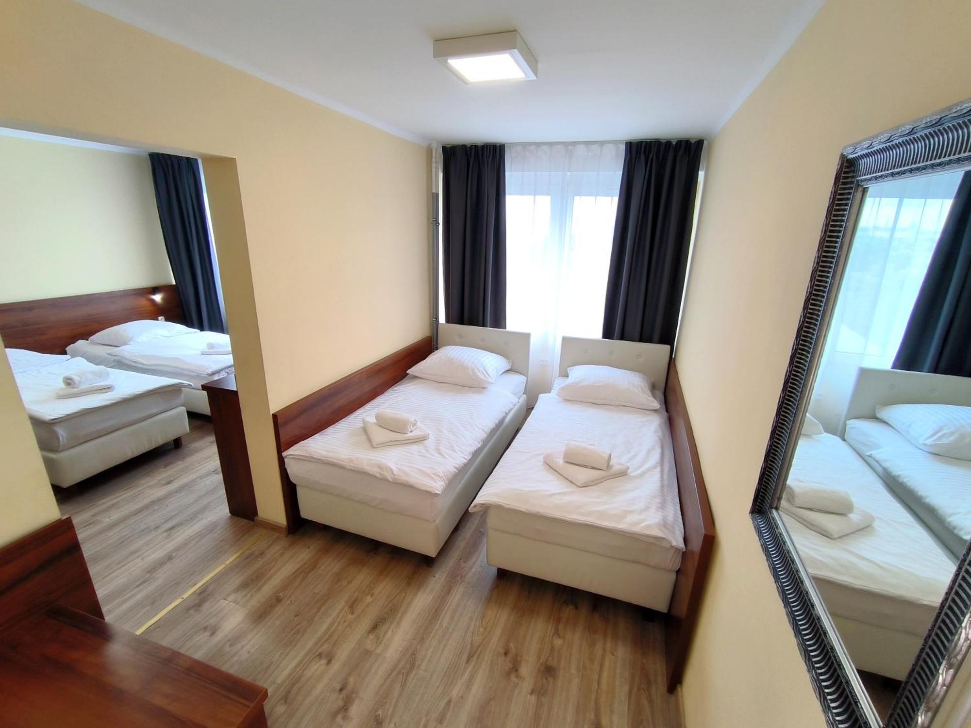 Hotel SiLL Kielce Buitenkant foto