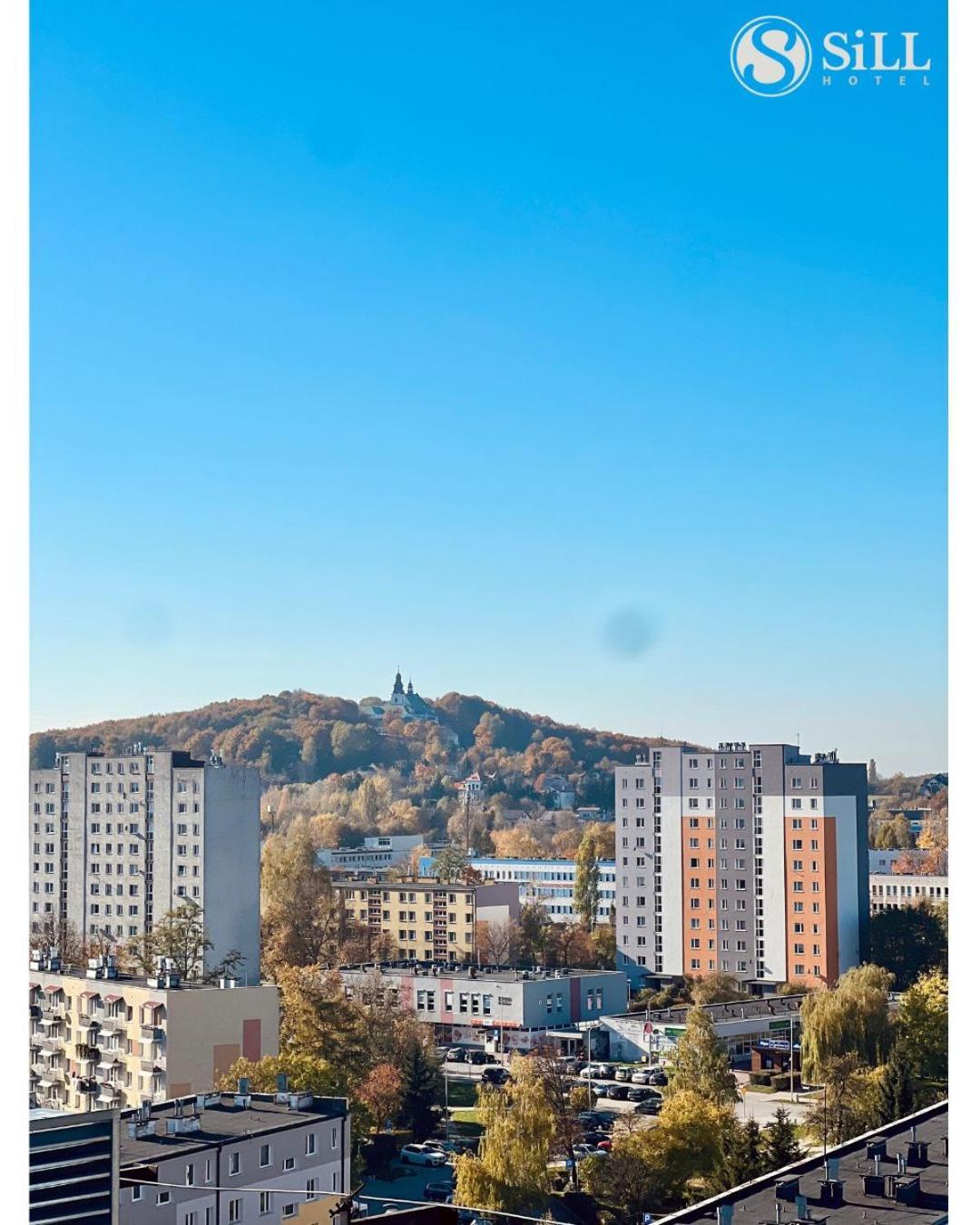 Hotel SiLL Kielce Buitenkant foto