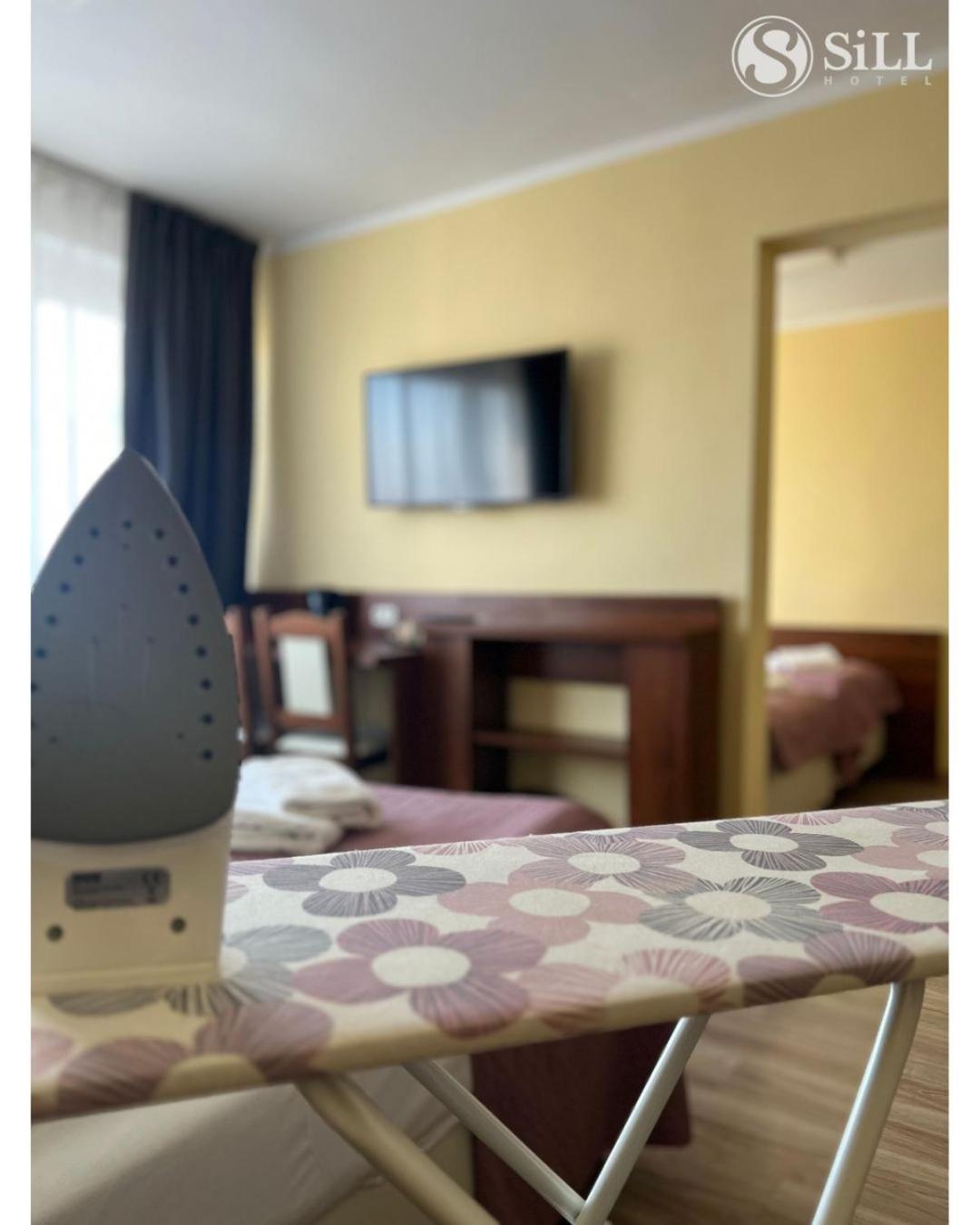 Hotel SiLL Kielce Buitenkant foto