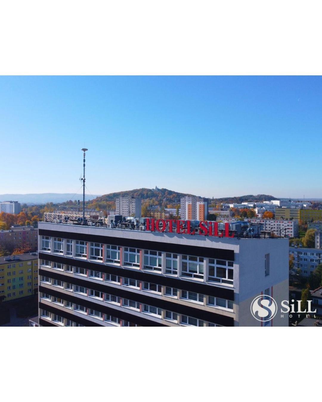 Hotel SiLL Kielce Buitenkant foto