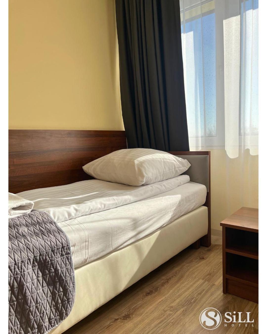 Hotel SiLL Kielce Buitenkant foto