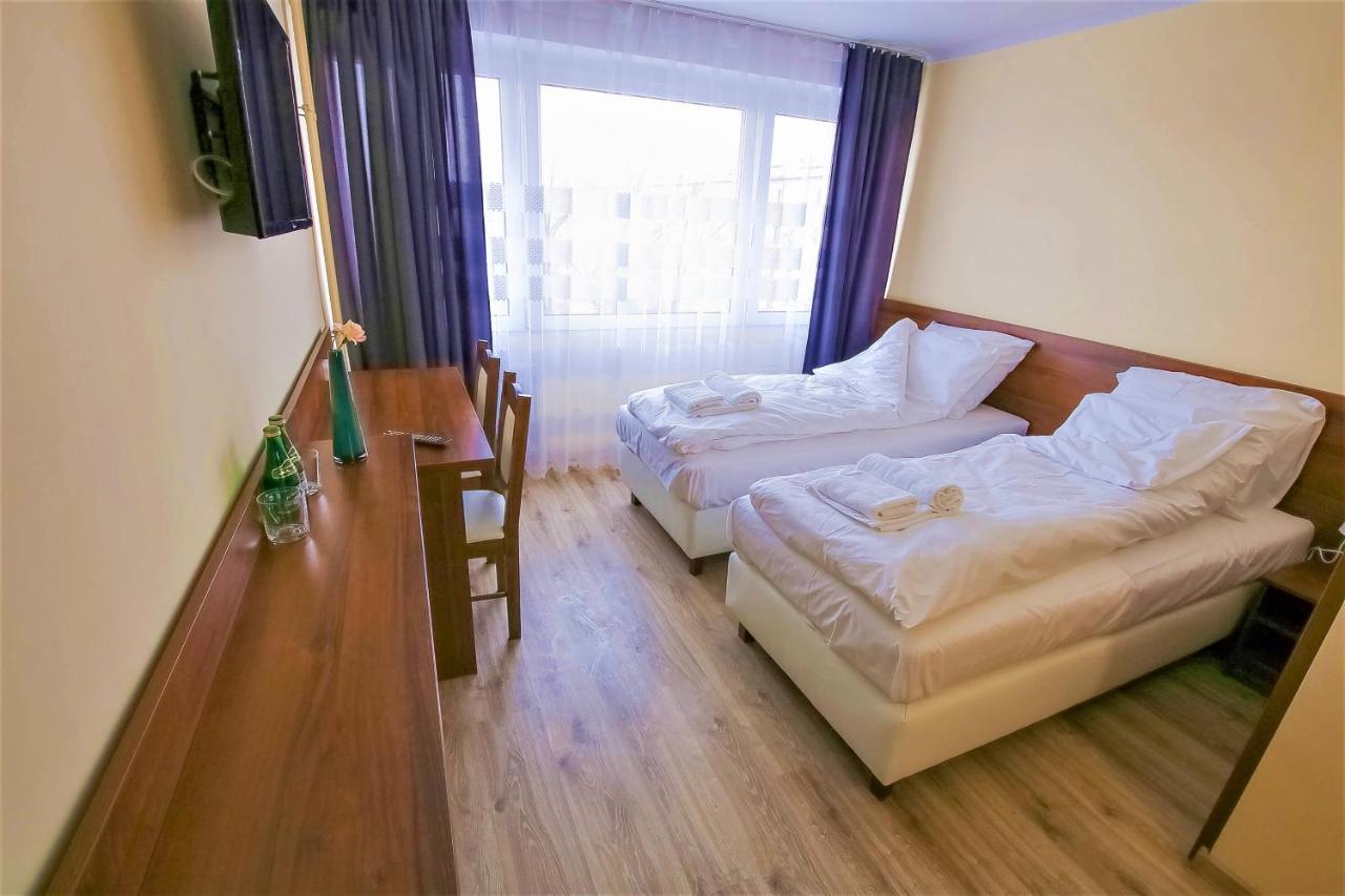 Hotel SiLL Kielce Buitenkant foto